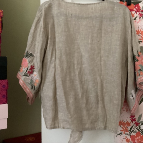 Pants suit - embroidered sleeves on top to match floral pattern on pants - Picture 4 of 9